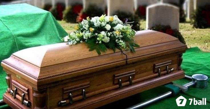 Quan tài thể hiện cho giai đoạn cũ kết thúc và bắt đầu điều mới