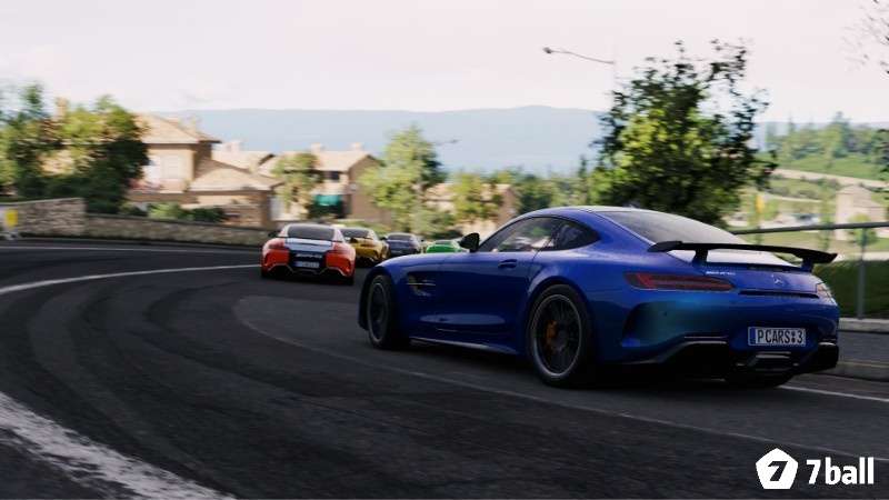 Đường đua trên xe được thiết kế đa dạng và chi tiết với những cung đường đẹp mắt