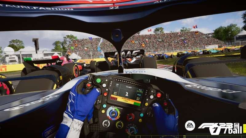 Đường đua Formula 1 với khán đài đông người và xe đua tăng tốc