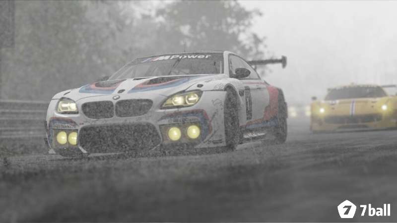Đua dưới mưa trong Project CARS 2 với mặt đường ướt và tầm nhìn giảm
