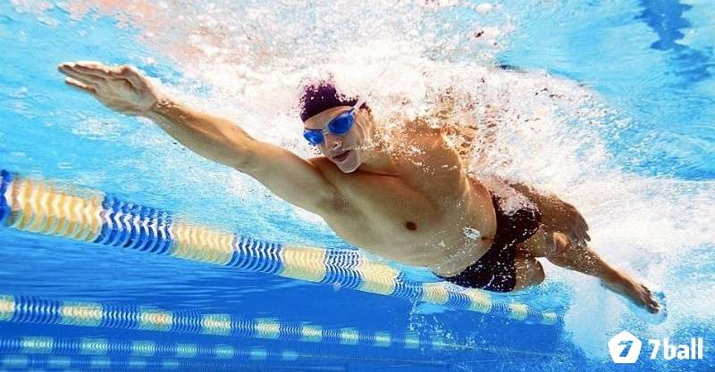 Giấc mơ thấy bơi lội trong hồ thể hiện cho sự suy tư có phần tĩnh lặng trong bạn