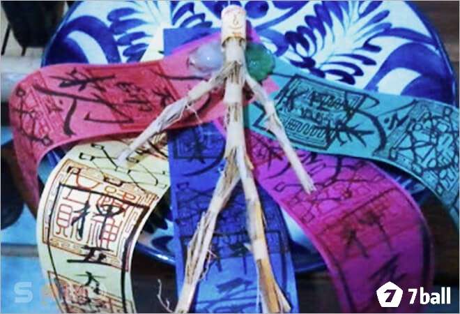 Giấc mơ thấy bùa ngải phản ánh sự xung khắc trong bản mệnh của bạn