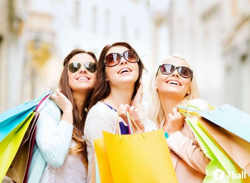 Hình ảnh mua sắm tượng trưng cho sự lựa chọn, cơ hội và thay đổi trong tương lai