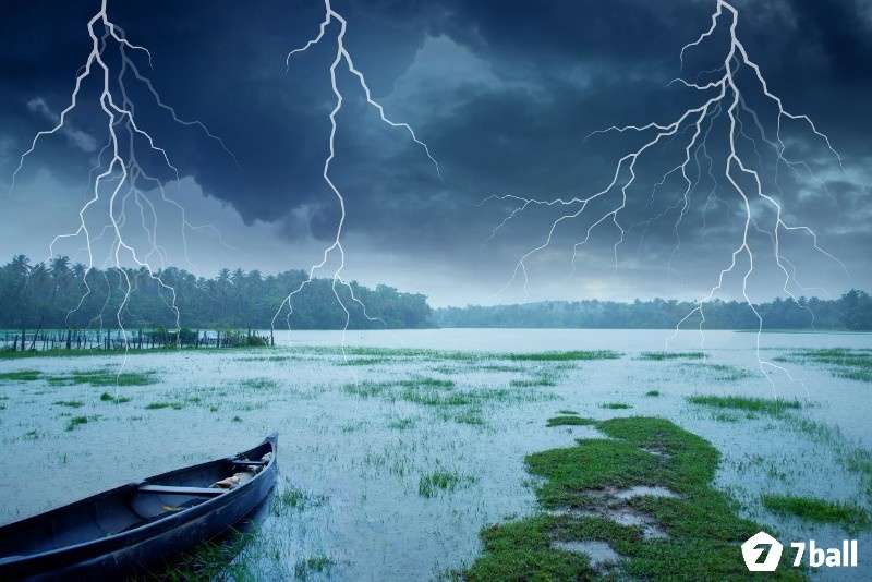 Giấc mơ phản ánh sự xáo trộn cảm xúc và những mối quan hệ phức tạp xung quanh bạn