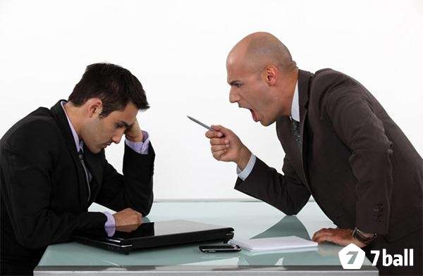 Giấc mơ thấy cấp trên chửi mắng phản ánh cho những áp lực trong công việc của bạn