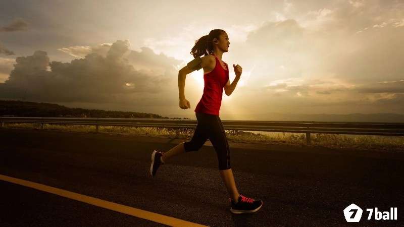 Giấc mơ thấy chạy bộ có ý nghĩa liên quan đến nguồn năng lượng và sự nhiệt huyết